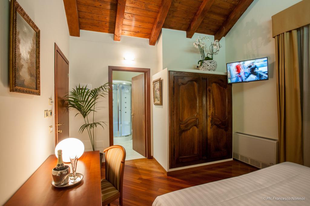 Hotel Flora 4*
