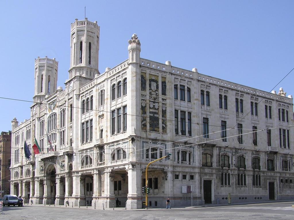 Flora Hotel